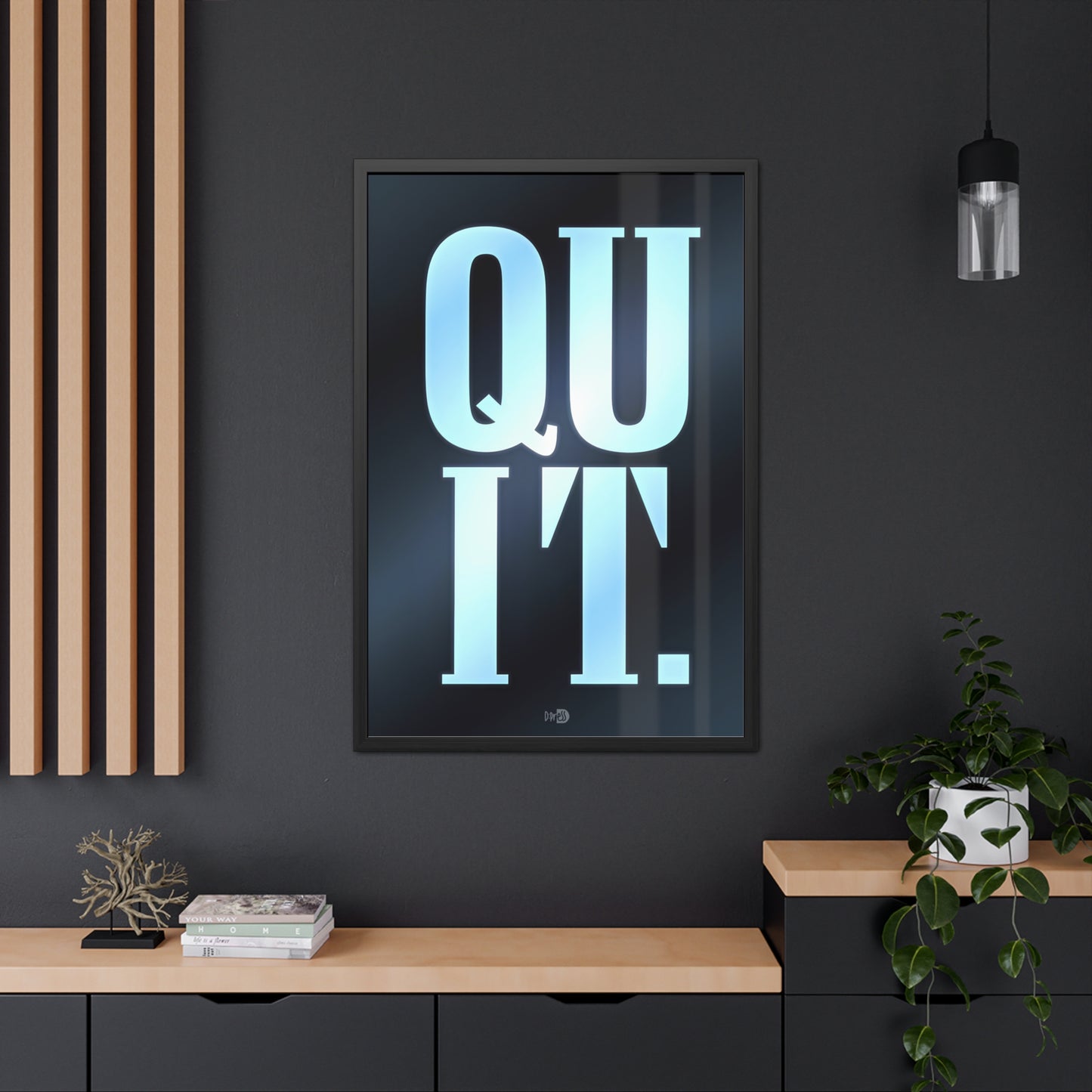 Quit - Military Font